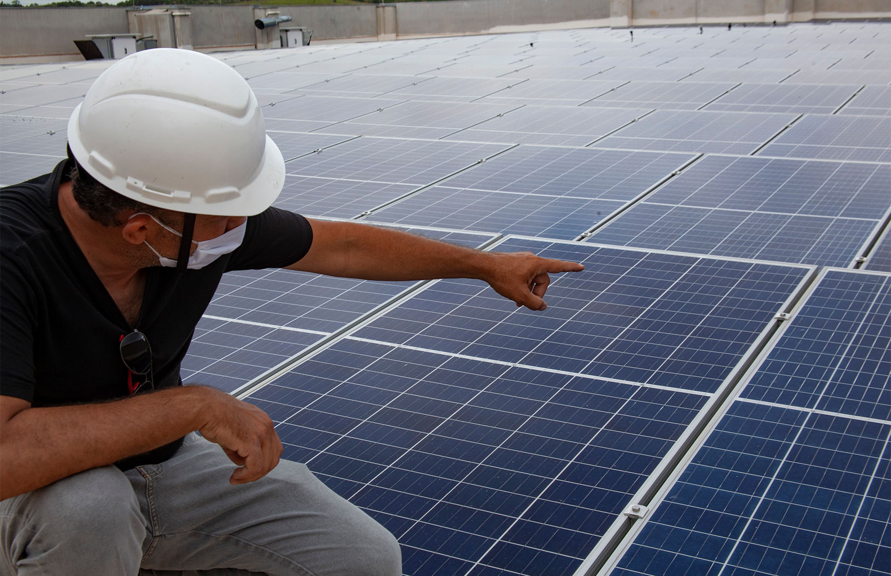 uniso e enel x apresentam parceria na implantação de novas placas de energia solar na universidade.