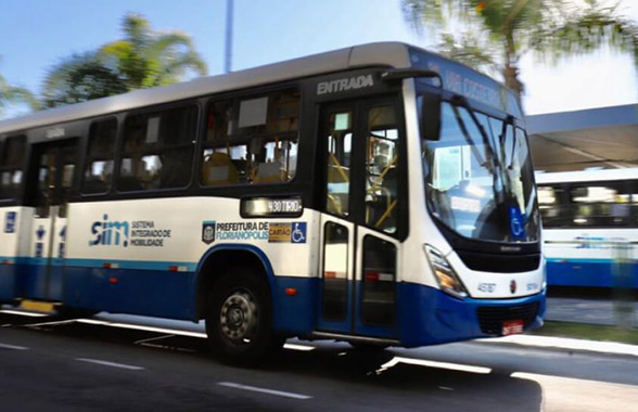 Ônibus circulando