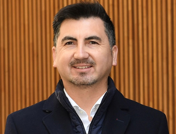 Orlando Meneses Gerente de Ciudad y Gobierno de Enel X