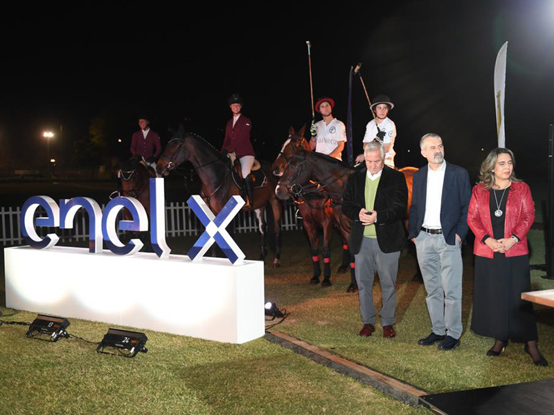 Enel X y el Club de Polo y Equitación San Cristóbal firmaron una alianza con el fin de impulsar soluciones energéticas, en las instalaciones deportivas del Club.