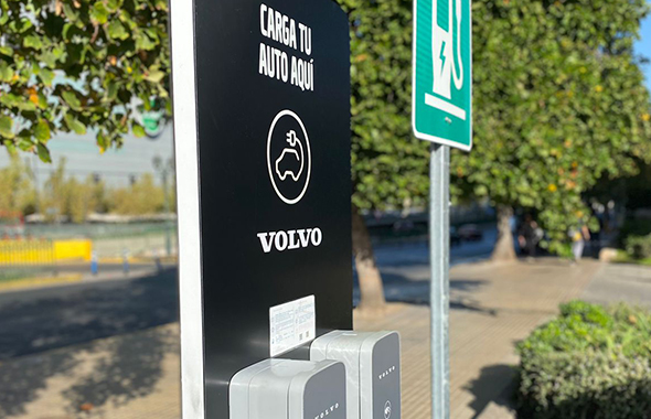 Nueva electroestación de Enel X - Estacionamiento de Carga