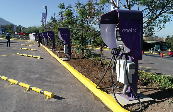 Cargadores estacionamientos - Enel X