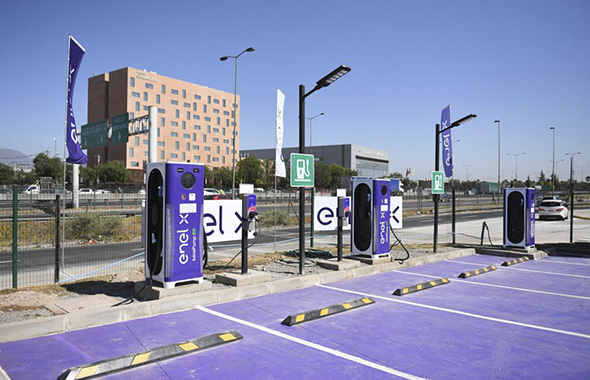 Nueva electroestación de Enel X - Estacionamiento de Carga