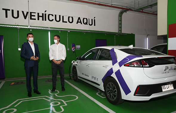 Parque Arauco y Enel X inauguran 8 cargadores eléctricos - estacionamientos