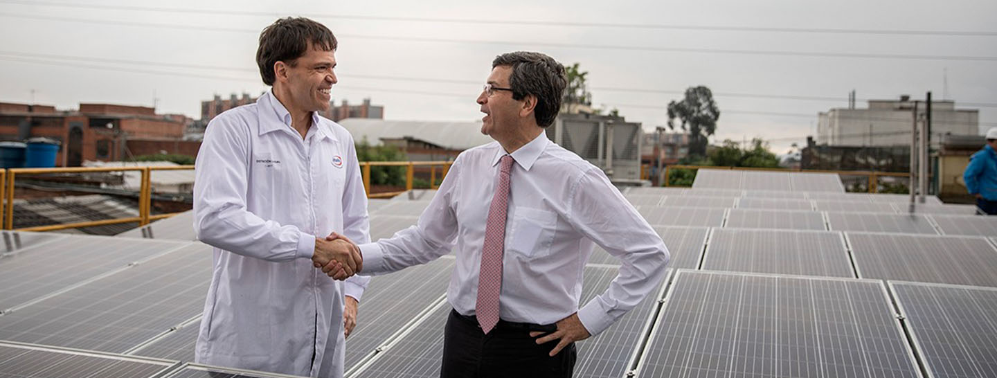 estrategias de sostenibilidad para tu empresa, enel x soluciones de energia renovable,  sistema fotovoltaico en colombia