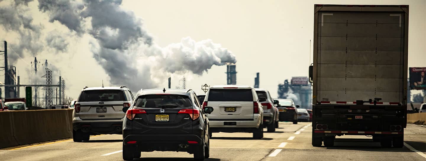 imagen de carros e industrias emitiendo contaminación, cambio climático Colombia, cuales son los gases de efecto invernadero