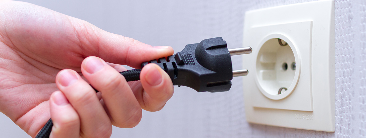 Eficiencia energética con electrodomésticos del hogar para ahorro de energía eléctrica.