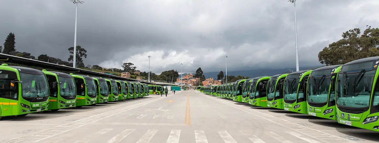 Banner del patio eléctrico mas grande de LATAM. En Usme, localidad de Bogotá. Conoce  los beneficios para la comunidad y el medio ambiente.