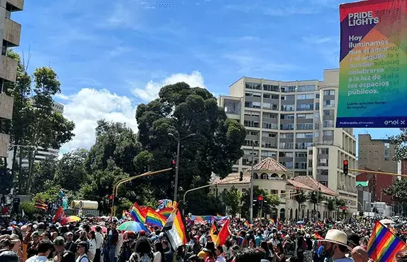 Imagen, marcha LGTVIQ+ de día por el Parque Nacional. Los asistentes a la marcha valoraron la iniciativa Enel X