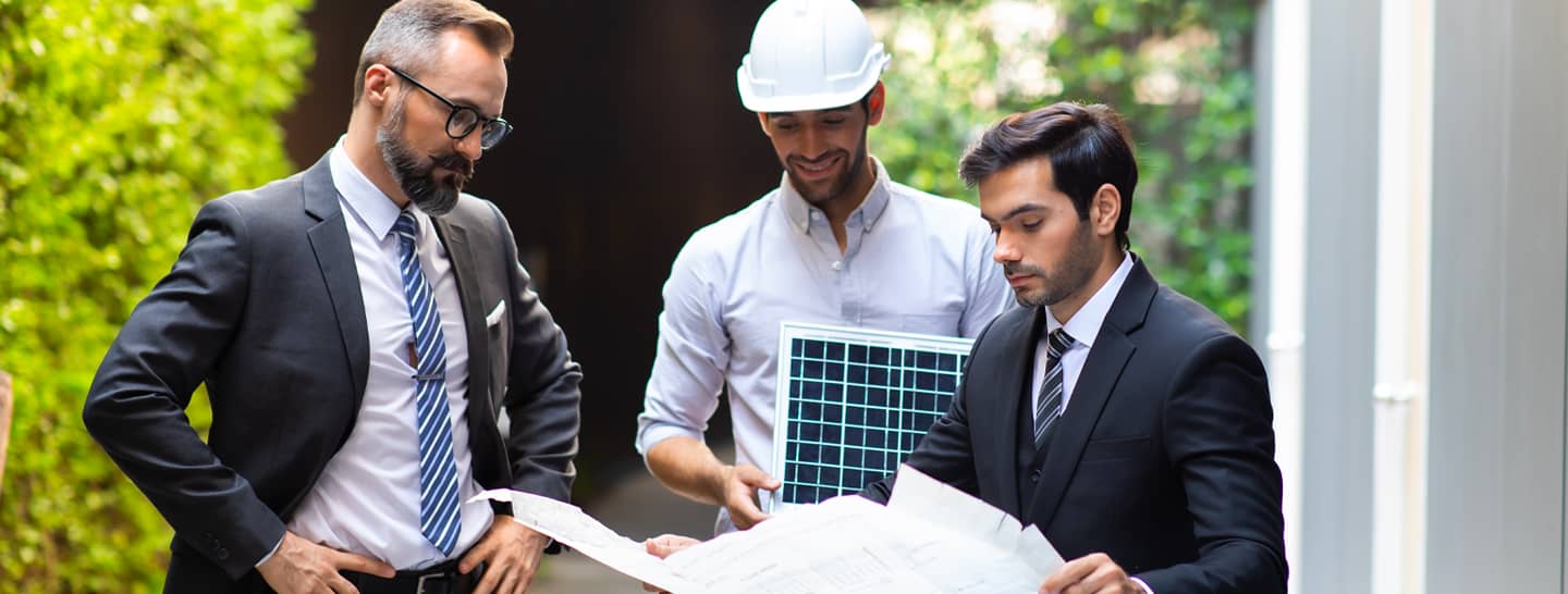profesionales trabjando en energia solar, ofertas de empleo Enel X Colombia, tarbaja con nosotros enel x