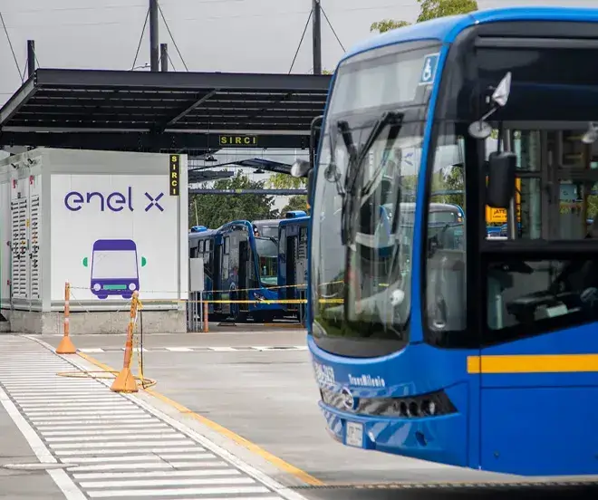 Transporte público sostenible con Enel X