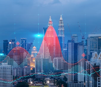 Rappresentazione digitale di dati con città sullo sfondo