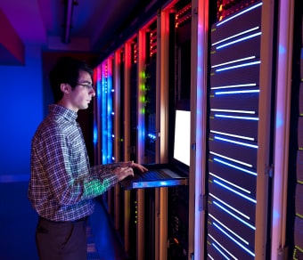 Ingegnere informatico che lavora