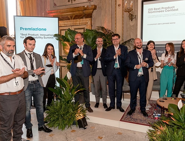 Gruppo di persone durante la premiazione