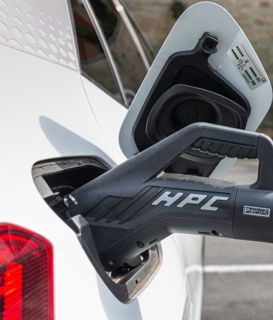 Guidare un'auto elettrica: 8 cose da tenere a mente | Enel X