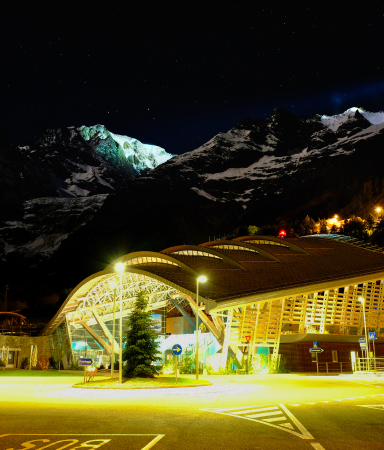 Uno spettacolo di luci sul Monte Bianco