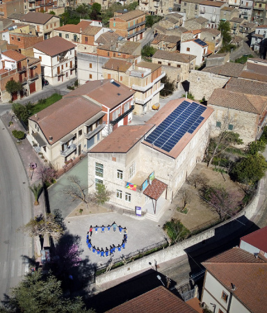 Vista dall'alto di un borgo siciliano, Blufi