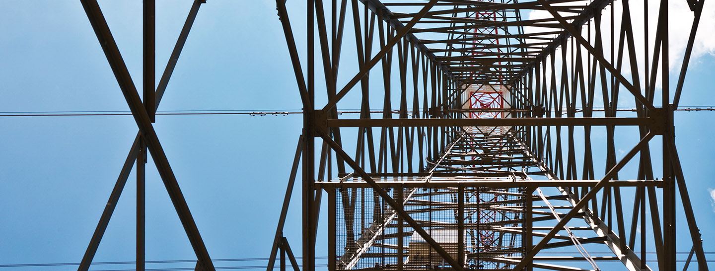 Electrical transmission tower