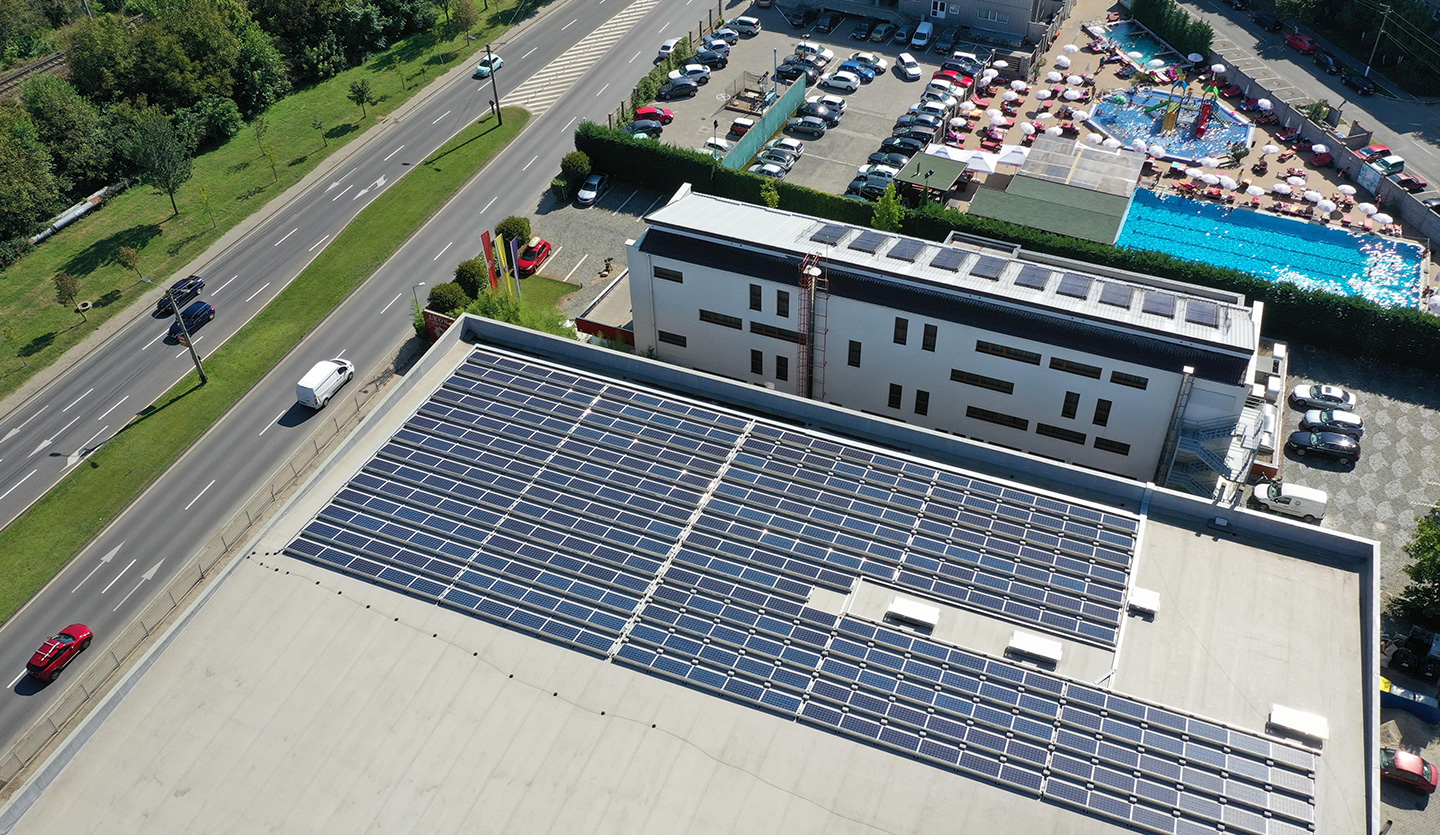 Gemi shopping Center from Arad chose the green energy of photovoltaic systems 